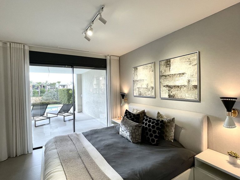 Villa for Sale in Cabopino, Malaga 32