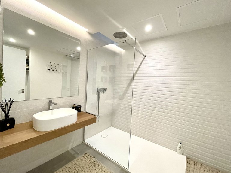 Villa for Sale in Cabopino, Malaga 35
