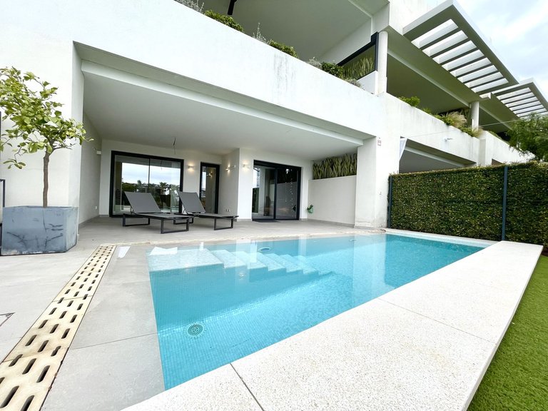Villa for Sale in Cabopino, Malaga 41
