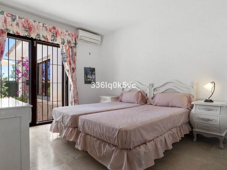 Villa for Sale in Marbella, Malaga 15