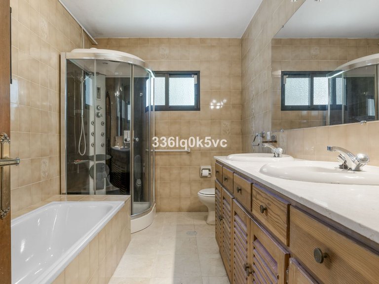 Villa for Sale in Marbella, Malaga 19