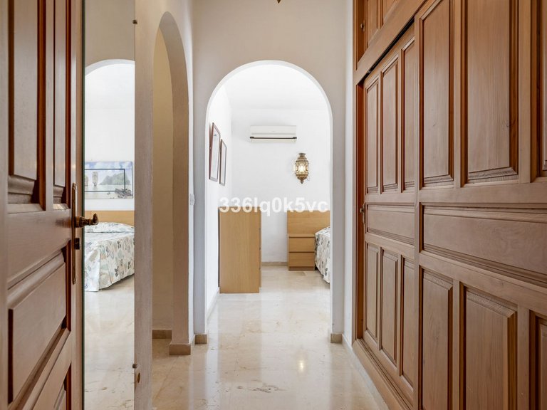 Villa for Sale in Marbella, Malaga 24