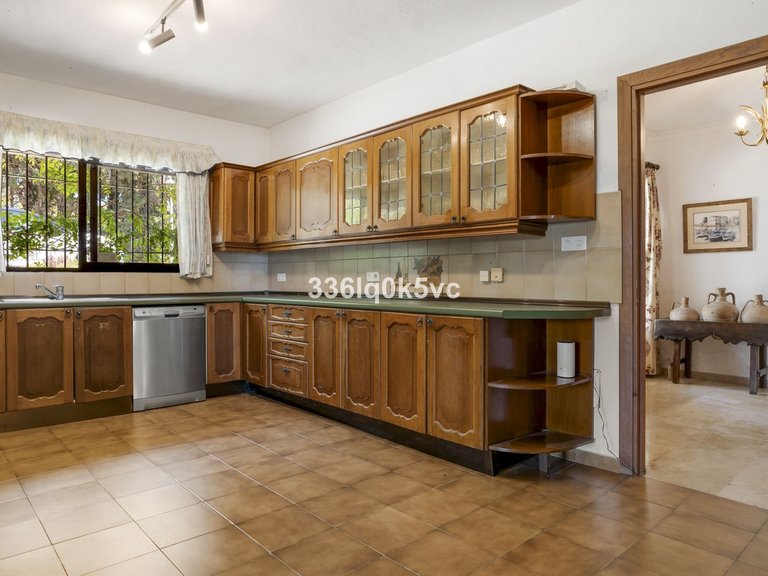 Villa for Sale in Marbella, Malaga 27