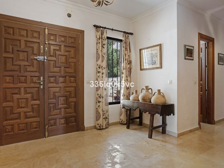 Villa for Sale in Marbella, Malaga 32