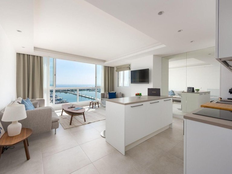 Apartment for Sale in Puerto Banús, Malaga 13