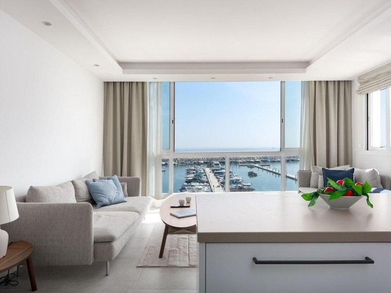 Apartment for Sale in Puerto Banús, Malaga 14