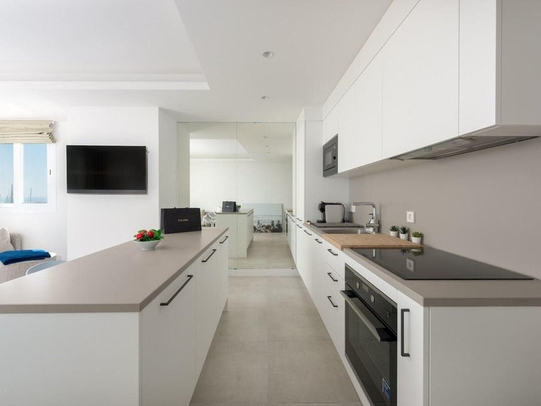 Apartment for Sale in Puerto Banús, Malaga 4