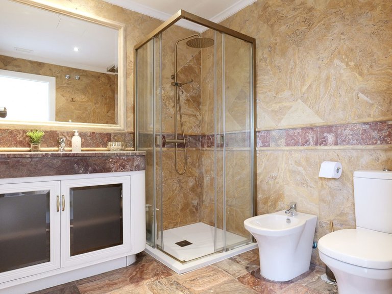 Apartment for Sale in Puerto Banús, Malaga 11