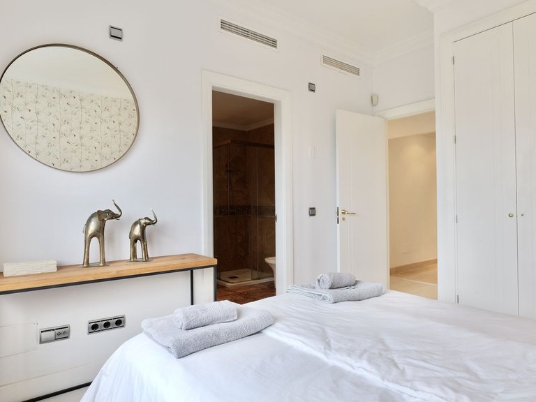 Apartment for Sale in Puerto Banús, Malaga 12