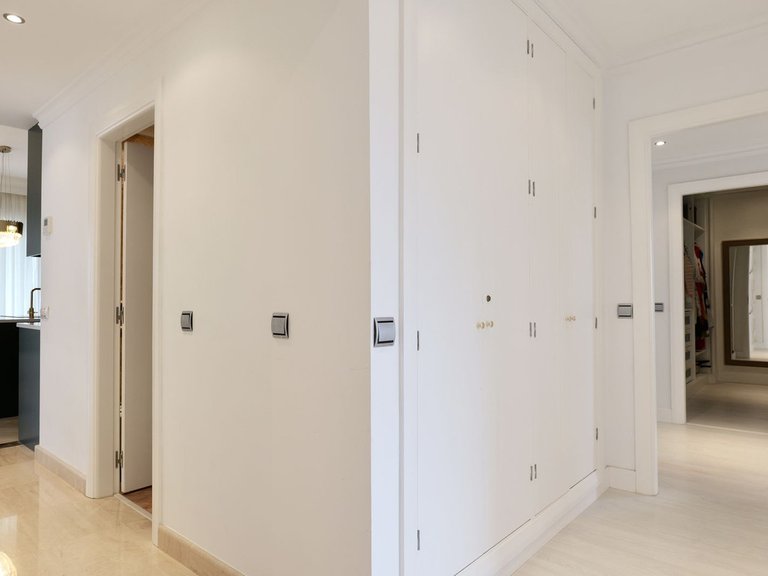 Apartment for Sale in Puerto Banús, Malaga 14
