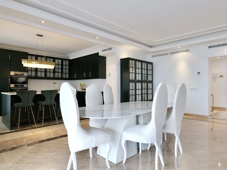 Apartment for Sale in Puerto Banús, Malaga 24