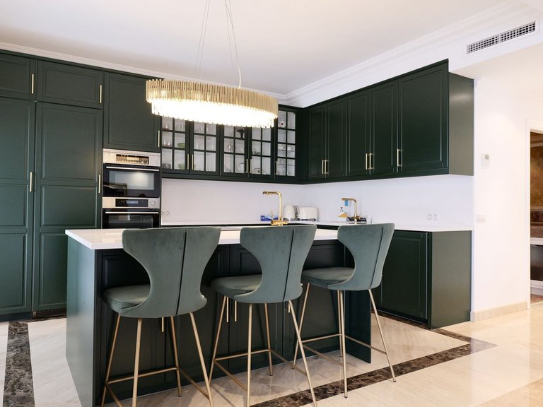 Apartment for Sale in Puerto Banús, Malaga 4