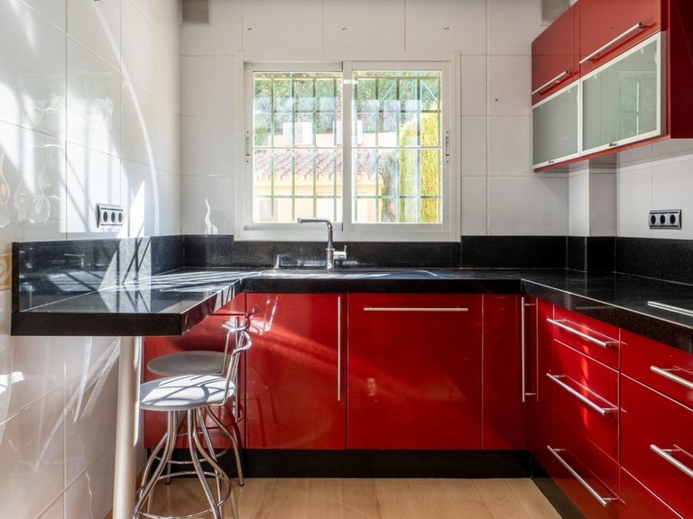 Villa for Sale in Los Pacos, Malaga 11