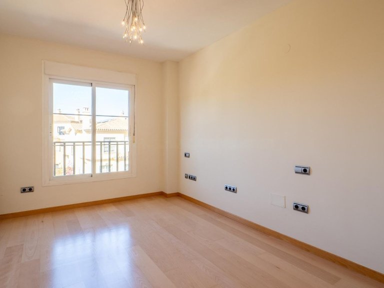 Villa for Sale in Los Pacos, Malaga 13