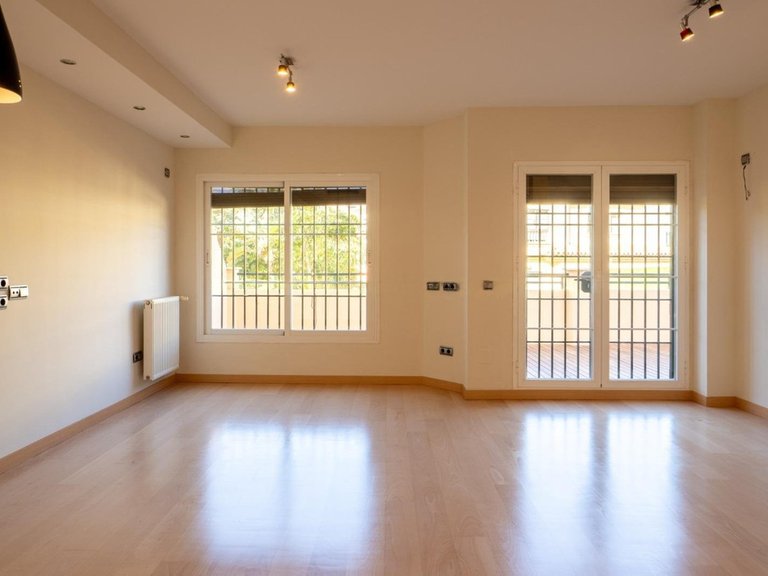 Villa for Sale in Los Pacos, Malaga 17
