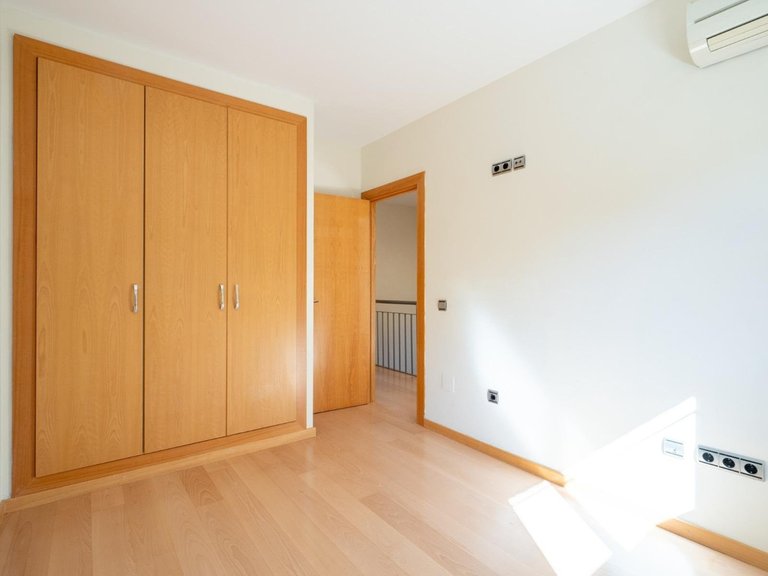 Villa for Sale in Los Pacos, Malaga 24