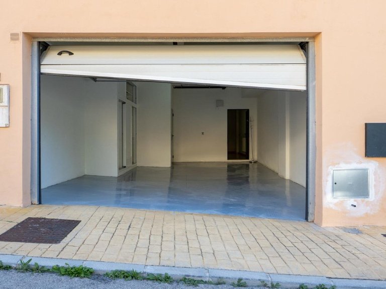 Villa for Sale in Los Pacos, Malaga 30