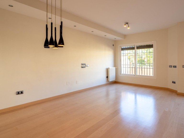 Villa for Sale in Los Pacos, Malaga 6