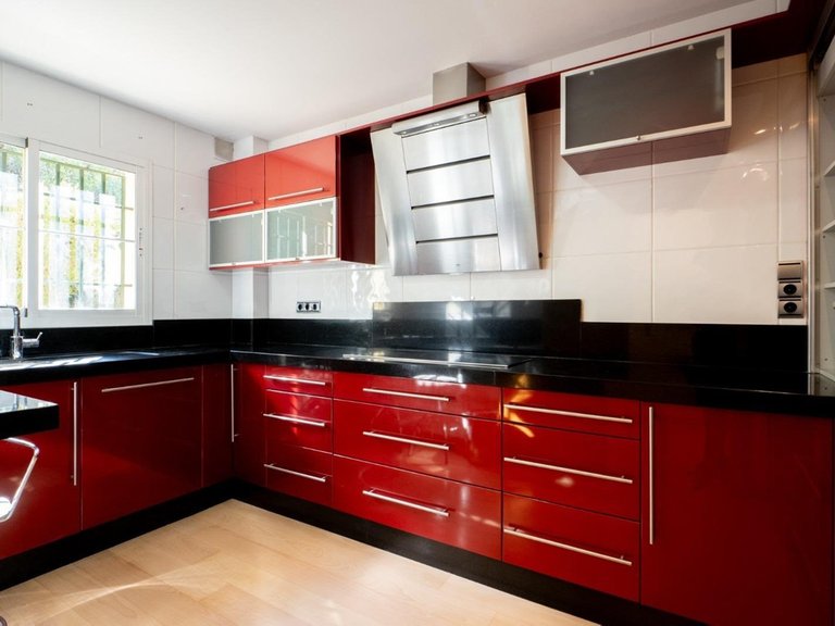 Villa for Sale in Los Pacos, Malaga 9