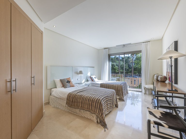 Apartment for Sale in The Golden Mile, Malaga 18