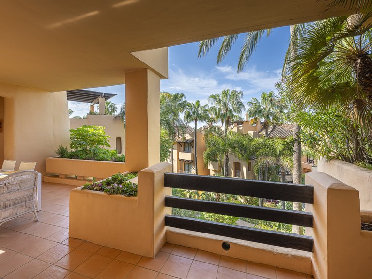 Apartment for Sale in The Golden Mile, Malaga 28