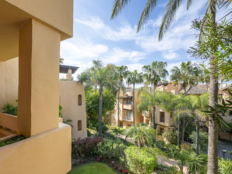 Apartment for Sale in The Golden Mile, Malaga 29
