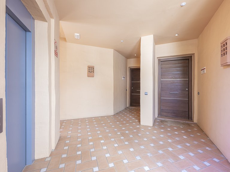 Apartment for Sale in The Golden Mile, Malaga 34