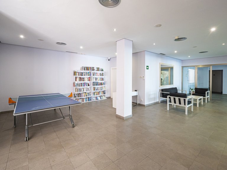 Apartment for Sale in The Golden Mile, Malaga 38