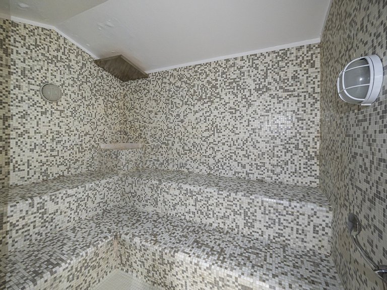 Apartment for Sale in The Golden Mile, Malaga 39