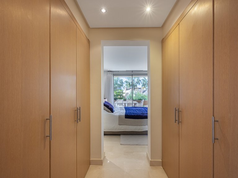 Apartment for Sale in The Golden Mile, Malaga 9