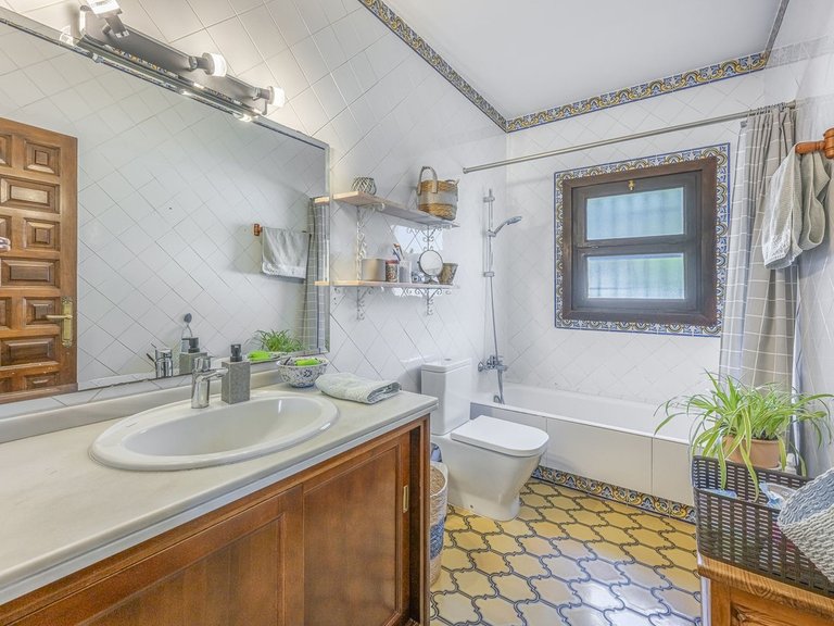 Villa for Sale in Guadalmina Alta, Malaga 12