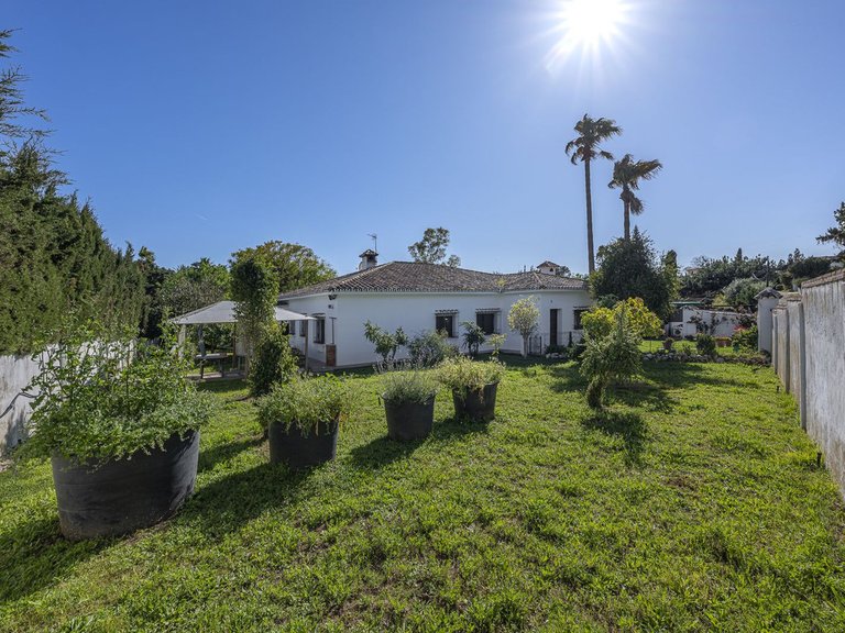Villa for Sale in Guadalmina Alta, Malaga 31