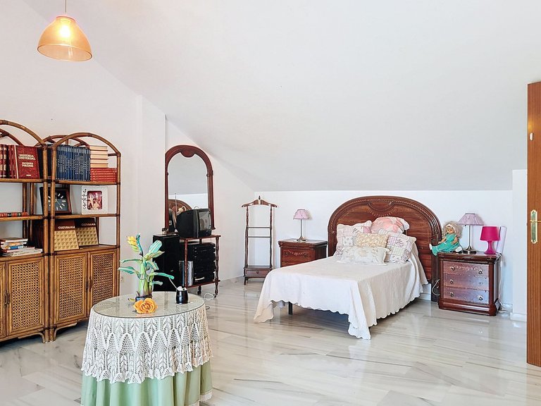 Villa for Sale in Fuengirola, Malaga 16