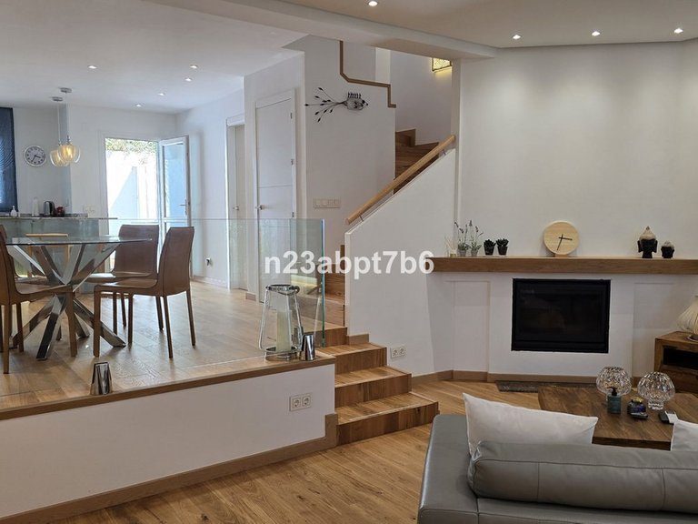 Villa for Sale in Istán, Malaga 2