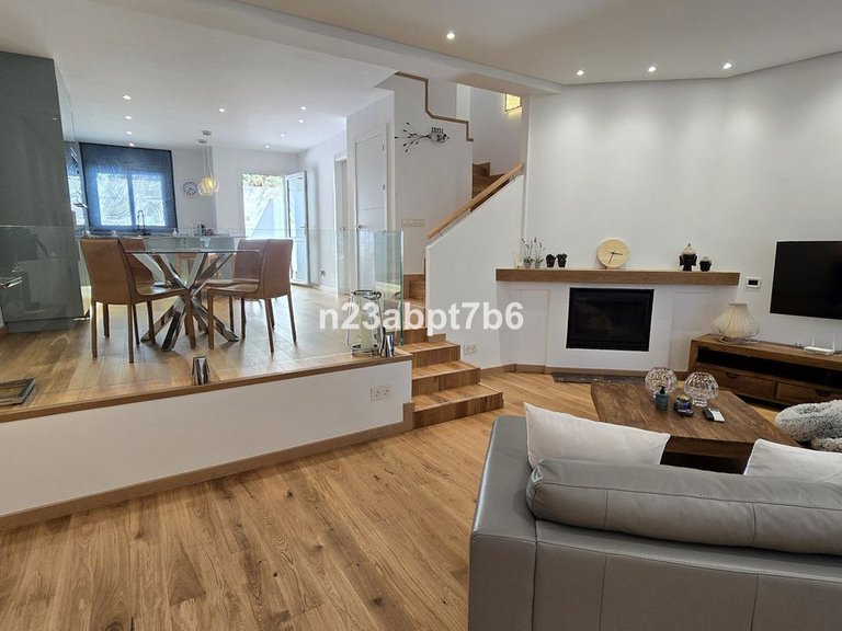 Villa for Sale in Istán, Malaga 3