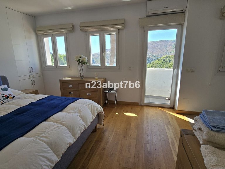 Villa for Sale in Istán, Malaga 7