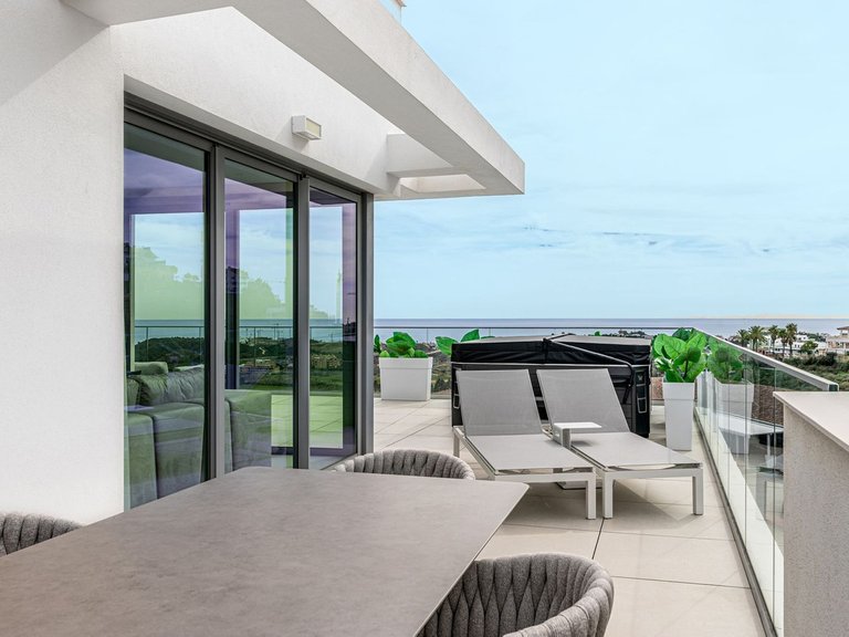 Penthouse for Sale in Calanova Golf, Malaga 15