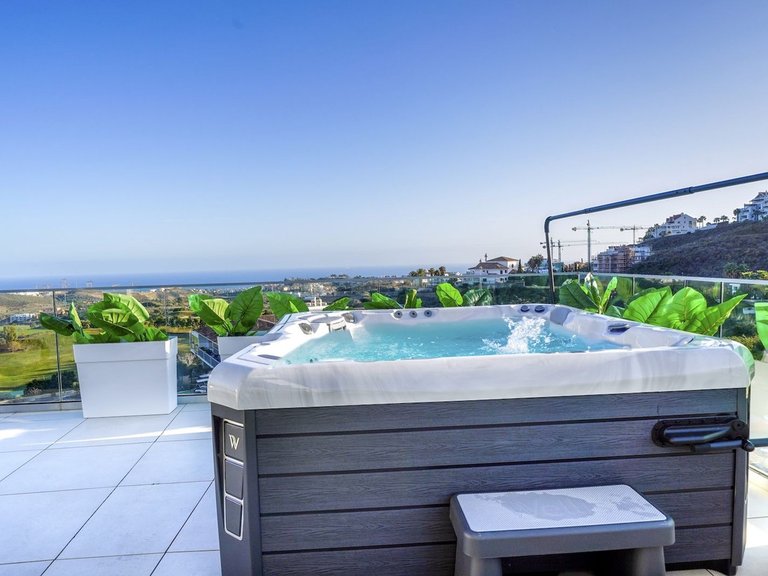 Penthouse for Sale in Calanova Golf, Malaga 18