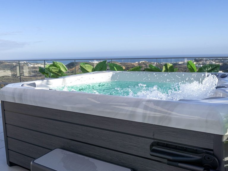 Penthouse for Sale in Calanova Golf, Malaga 19