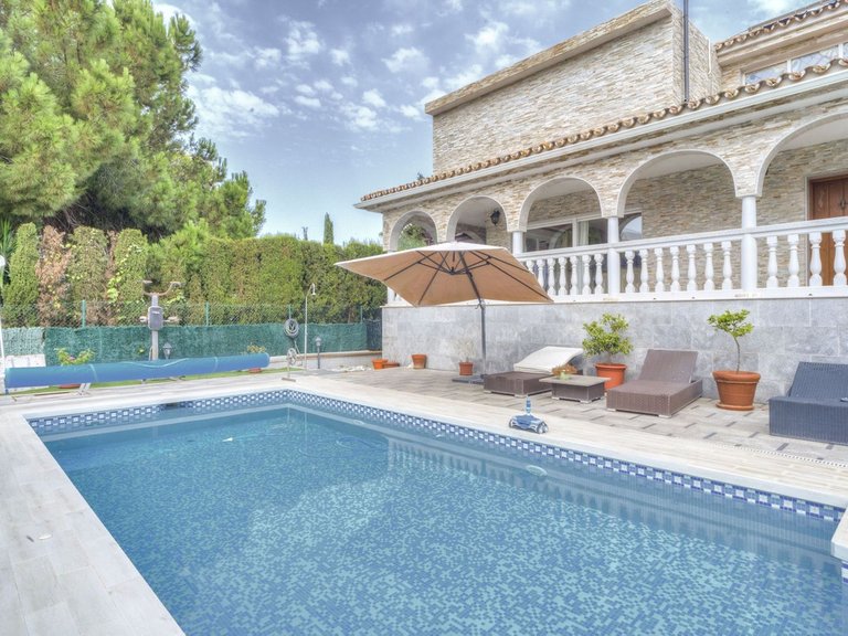 Villa for Sale in Carib Playa, Malaga 1