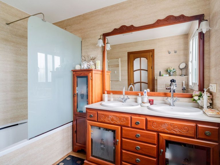 Villa for Sale in Carib Playa, Malaga 25