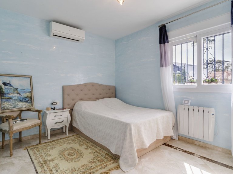 Villa for Sale in Carib Playa, Malaga 28