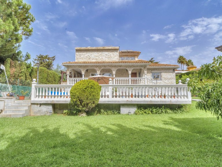 Villa for Sale in Carib Playa, Malaga 49