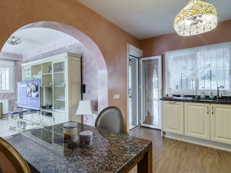 Villa for Sale in Carib Playa, Malaga 6