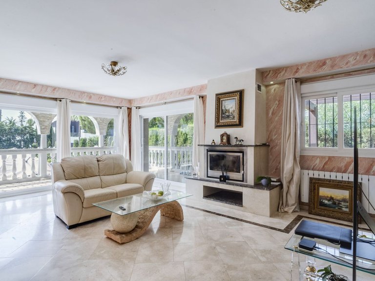Villa for Sale in Carib Playa, Malaga 9