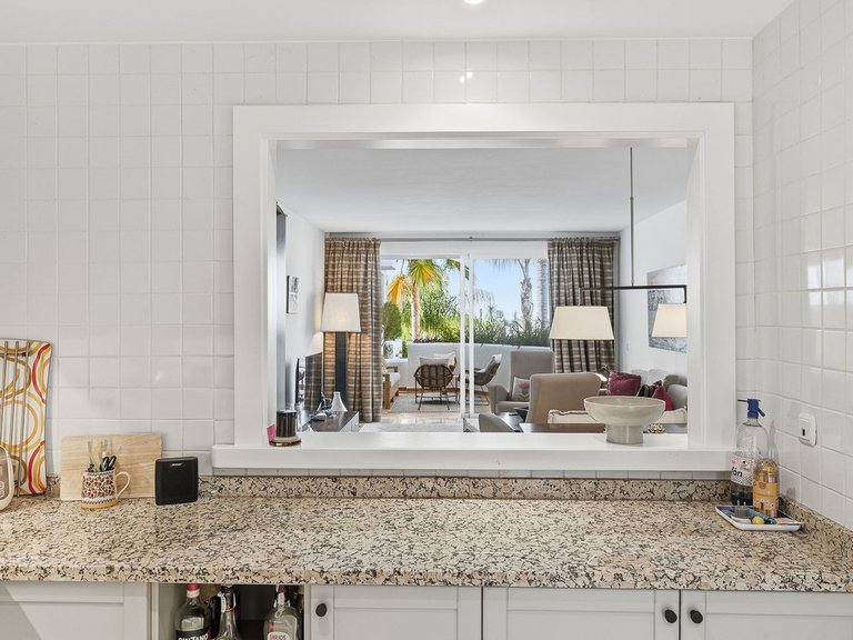 Apartment for Sale in Nueva Andalucía, Malaga 1