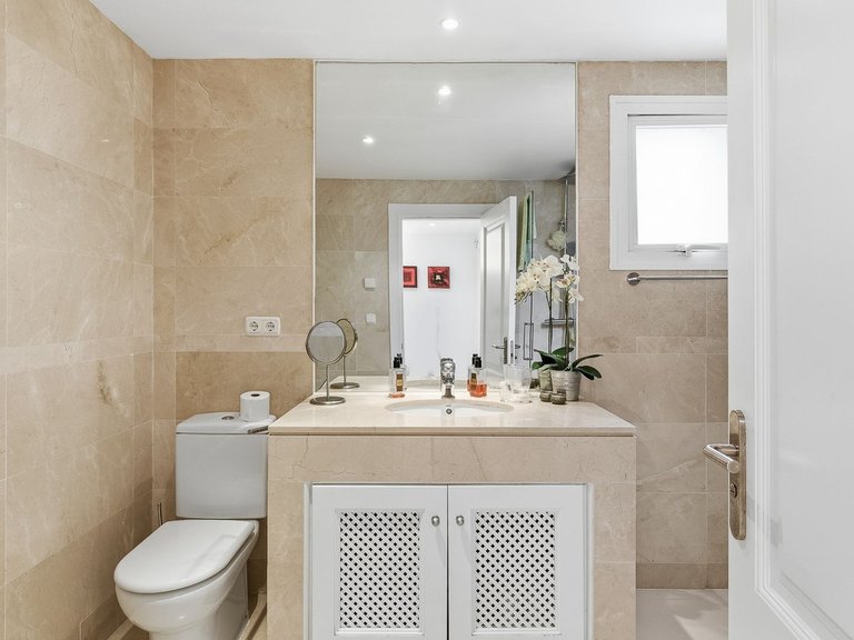 Apartment for Sale in Nueva Andalucía, Malaga 13