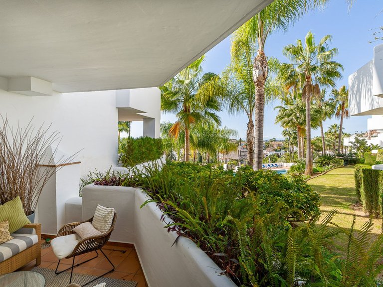 Apartment for Sale in Nueva Andalucía, Malaga 15