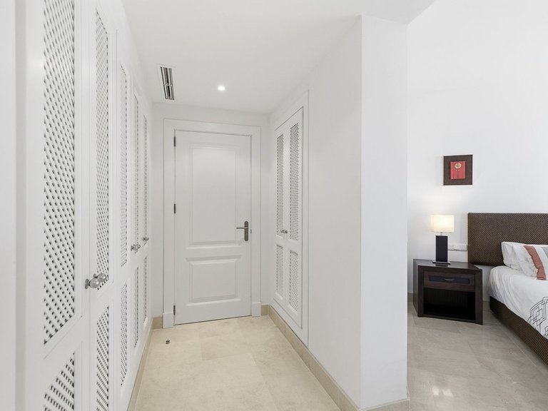 Apartment for Sale in Nueva Andalucía, Malaga 8