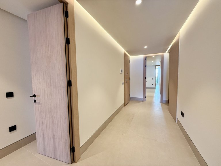 Apartment for Sale in Málaga, Malaga 16